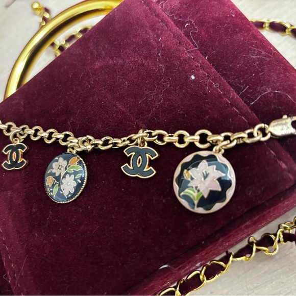 CHANEL Gold-Tone Floral Charm Bracelet with Black and Pink Enamel - Picture 7 of 7
